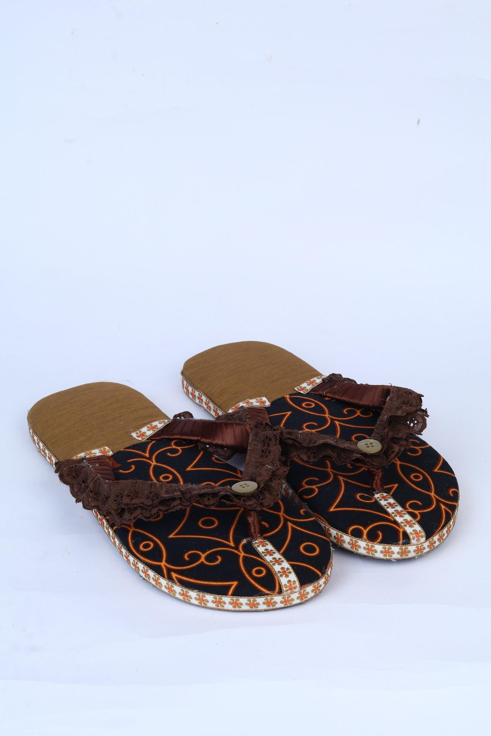 Sandal Jepit Dewasa Batik Coklat Gelap by nan