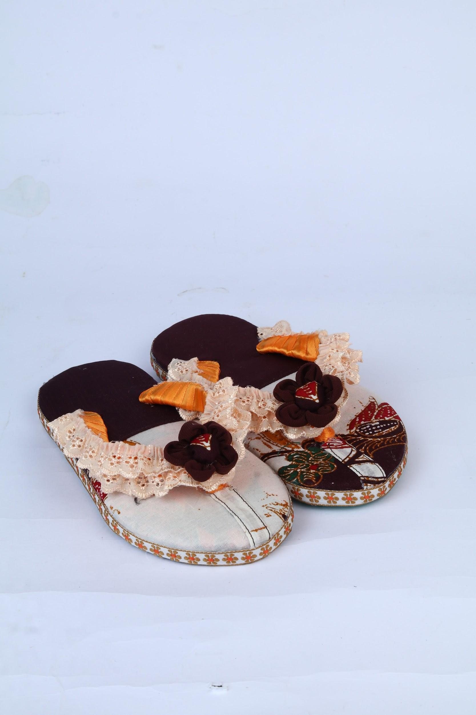 Sandal Jepit Anak Batik Coklat Putih by nan